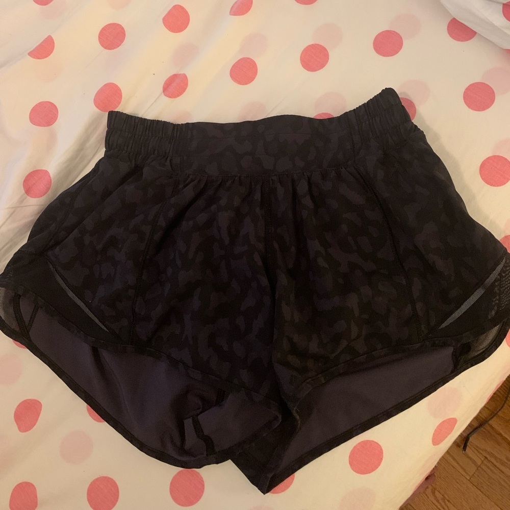 Charcoal LuLu Hotty Hot Shorts 2.5" - Size 4